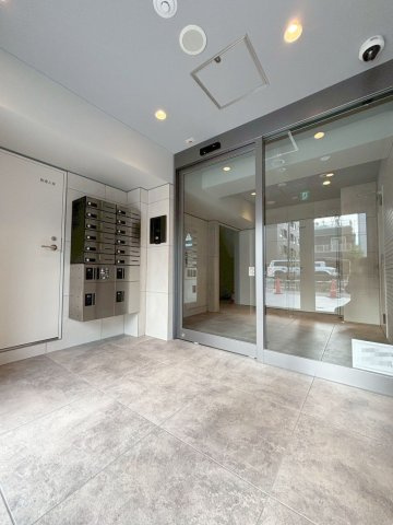 「防音マンション」Konomi　三十三番館のエントランス|セキュリティとデザイン性を両立したエントランス。