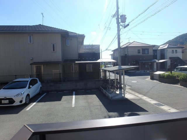 プレタメゾン大前3の駐車場