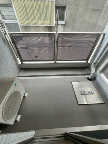 【バルコニー】