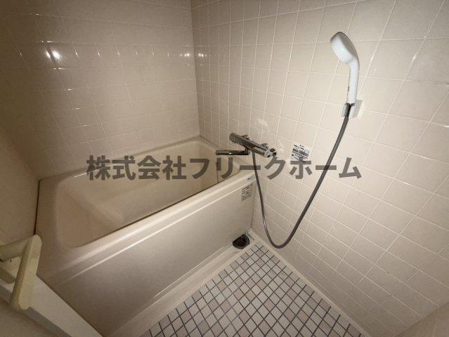 小金井市中町２丁目の賃貸マンションの浴室
