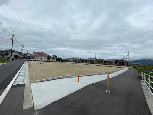 古志町建売分譲地の周辺