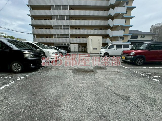 若林ビルの駐車場|カースペースがあります