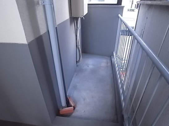 神戸市長田区腕塚町１丁目の賃貸マンションのバルコニー