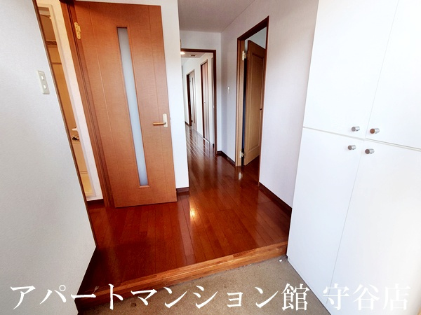 ウエストアールの玄関