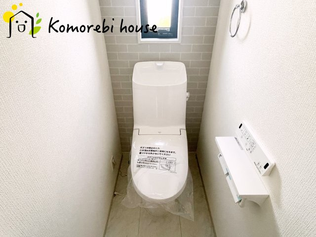 上尾市向山5丁目　新築一戸建て　AiTOWN　07のトイレ|ゆったりとした空間のトイレです