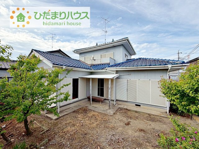 【外観】 | 下妻市小島　中古戸建 | 雨戸も付いていて安心ですね！