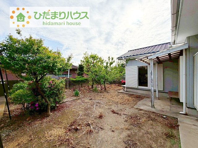 【庭】 | 下妻市小島　中古戸建 | 周辺に高い建物が無いので、開放的なお庭になっています(^^)/