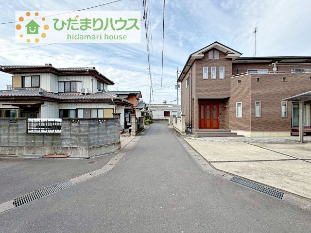 【前面道路含む現地写真】 | 下妻市小島　中古戸建 | 交通量の少ない道路で駐車もしやすいです♪