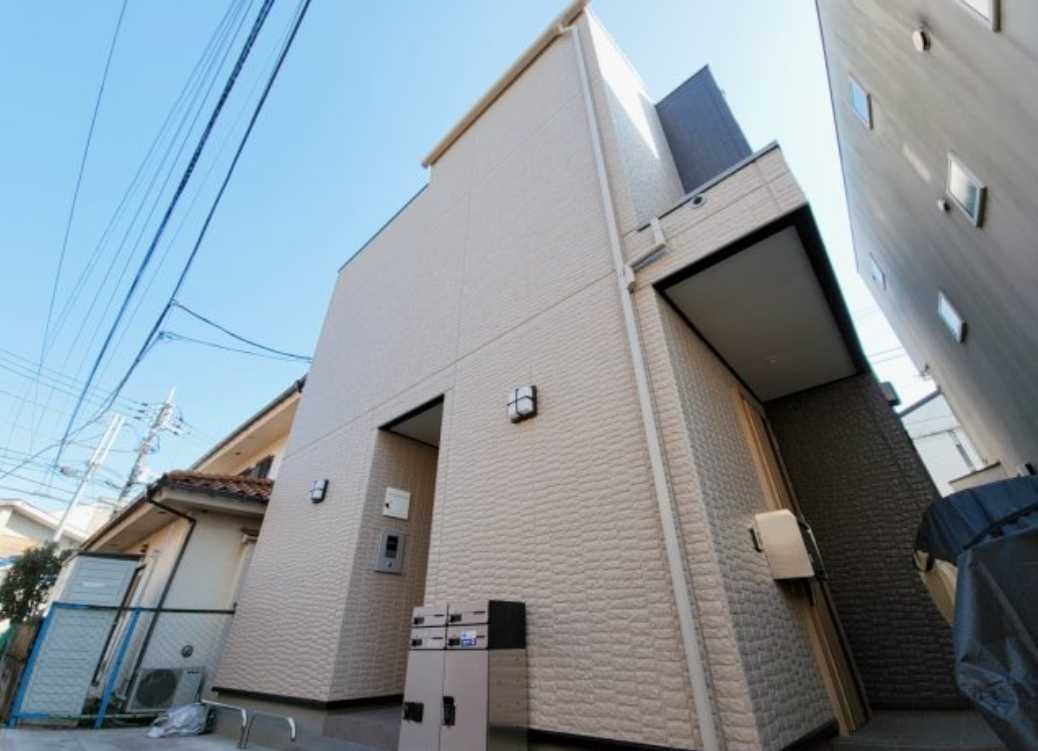 メゾンPaw　ネット無料　角部屋　陽当たり良好のエントランス