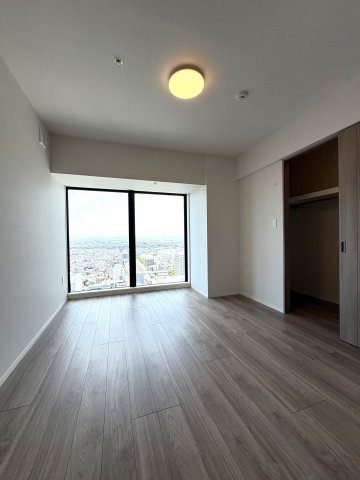 THE VIEW FROM SHONAN｜空と海を見渡す、湘南の特等席。の洋室