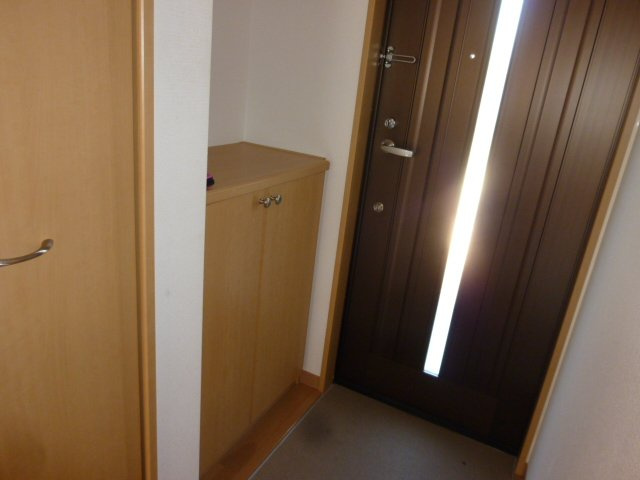 M0099R　エスパーダ青市の玄関
