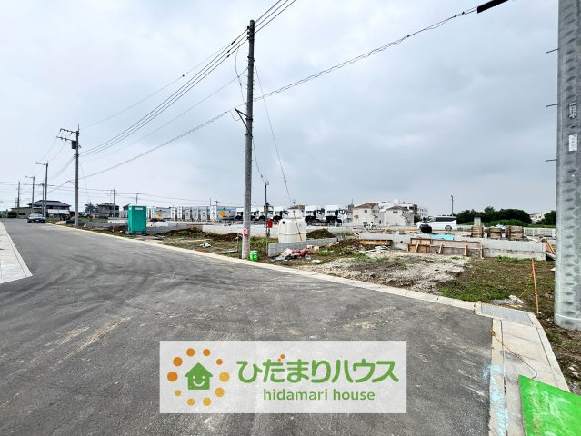 加須市北下新井第6　新築一戸建て　04　クレイドルガーデンの前面道路含む現地写真|26/07/04　撮影
