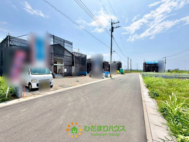 加須市北下新井第6　新築一戸建て　04　クレイドルガーデンの前面道路含む現地写真|26/08/02　撮影
