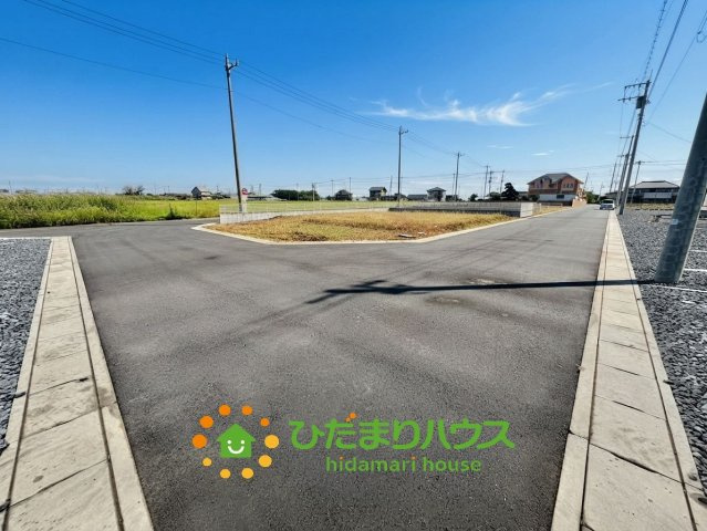 加須市北下新井第6　新築一戸建て　04　クレイドルガーデンの前面道路含む現地写真