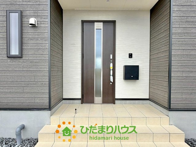 加須市北下新井第6　新築一戸建て　04　クレイドルガーデンの玄関