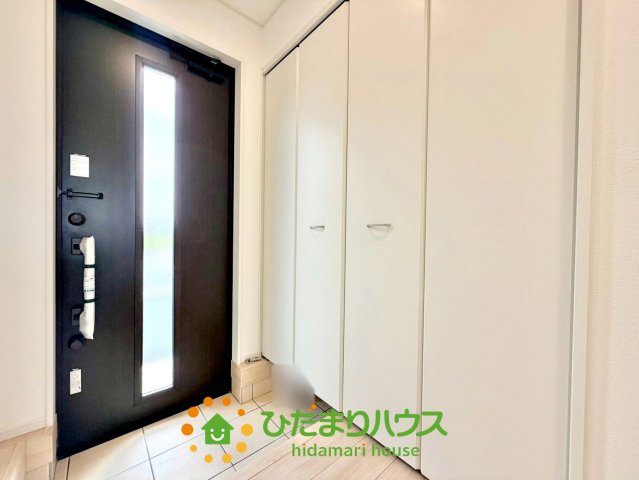 加須市北下新井第6　新築一戸建て　04　クレイドルガーデンの玄関