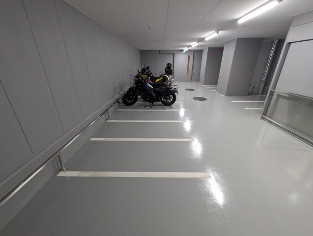 ジオタワー大阪十三の駐車場