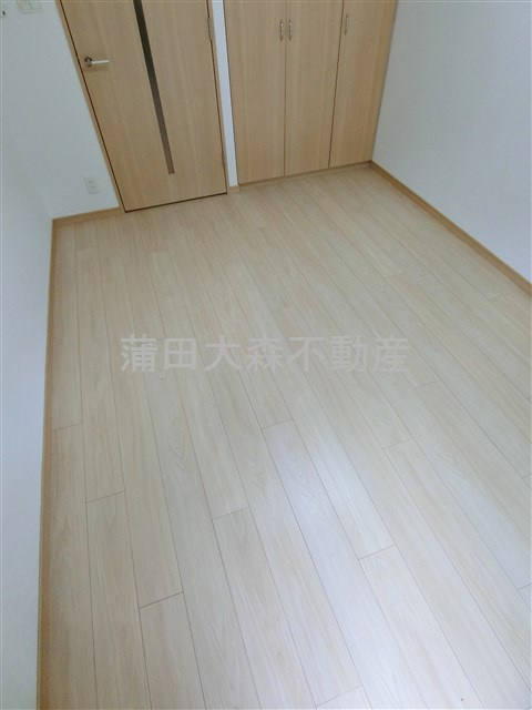 ルーブル仲六郷弐番館の居間・リビング