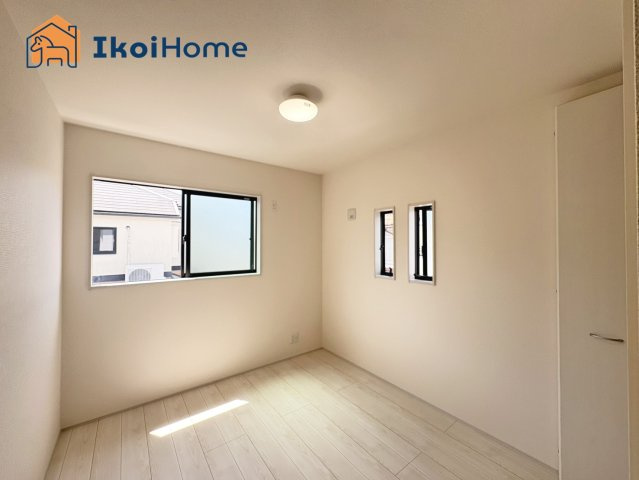 明石市朝霧町1丁目　4期　新築戸建の内装|【ホームページに現地動画掲載中】●年中無休：当日予約可●2面採光で明るい2Fの洋室です。