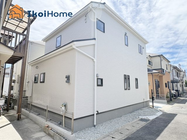 明石市朝霧町1丁目　4期　新築戸建のエントランス|【ホームページに現地動画掲載中】●年中無休：当日予約可●無料送迎！最短10分でお迎えに向かいます！