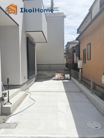 明石市朝霧町1丁目　4期　新築戸建の駐車場|【ホームページに現地動画掲載中】●年中無休：当日予約可●お車1台駐車可能！交通量少なく入出庫も安心！