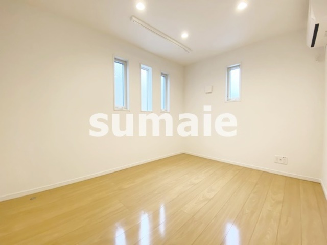 Duo Luxe浦和常盤の居間・リビング|角部屋です！