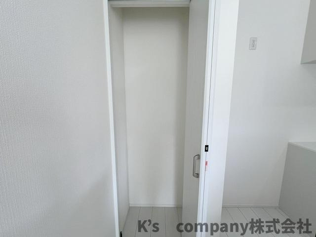 ◎茅ヶ崎市浜之郷　新築戸建の収納|キッチン横にあるパントリー◇