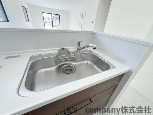 ◎茅ヶ崎市浜之郷　新築戸建のキッチン|耐久性に優れたステンレス素材のシンク◇