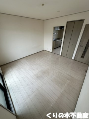 【居間・リビング】 | タクトハイツ日浅Ⅱ | 反転タイプのお部屋です（現況を優先します）