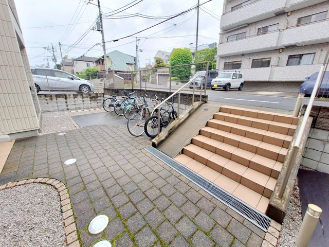 ヘーベルメゾン宮坂のその他共用部分|自転車駐輪場