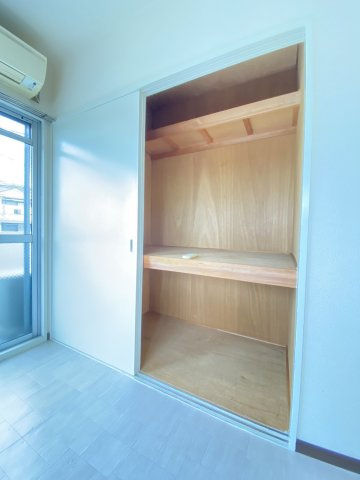コンフォート岸部の収納