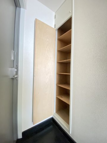 コンフォート岸部の収納