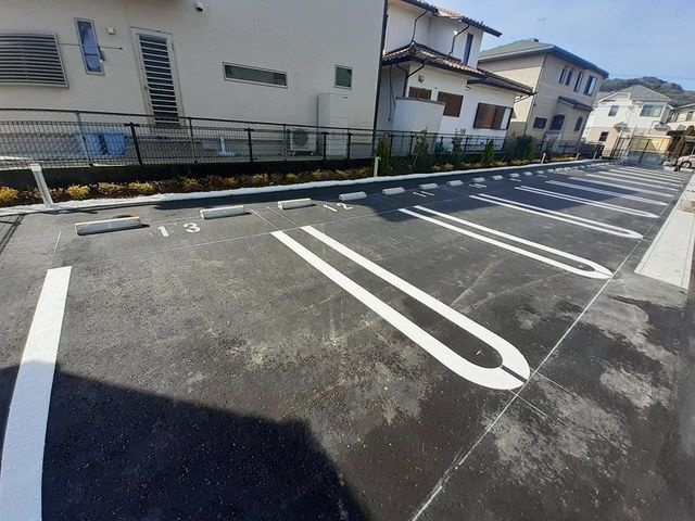 ブライトレジデンス　Ｂの駐車場
