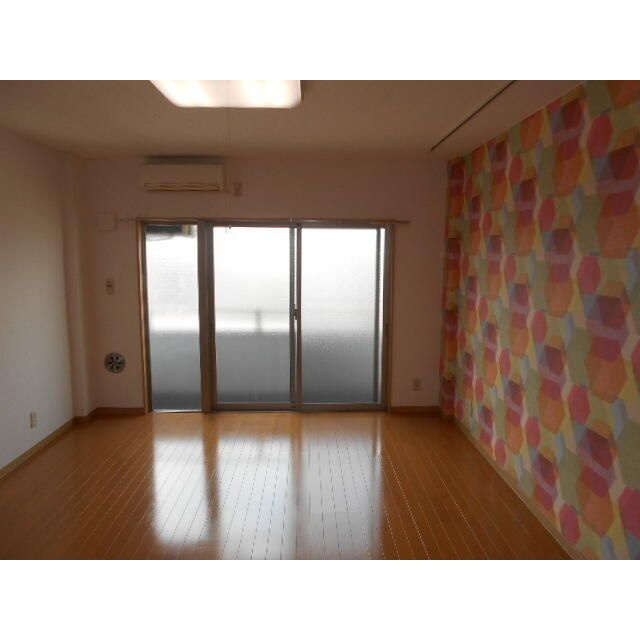 リトルベルの洋室