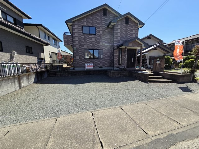 桐生市境野町四丁目　中古住宅の駐車場