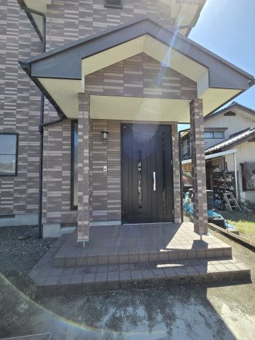 桐生市境野町四丁目　中古住宅の玄関