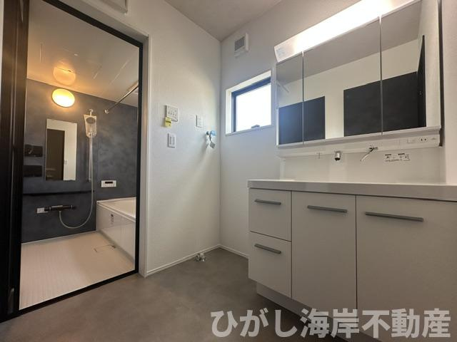 藤沢市本鵠沼５丁目　新築戸建　全２棟の脱衣所|脱衣スペース
