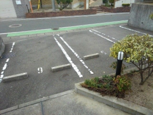 セレーノの駐車場