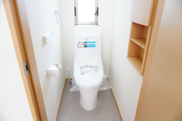 越谷市大字船渡 中古戸建のトイレ|1階