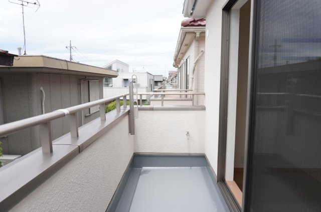 越谷市大字船渡 中古戸建のバルコニー