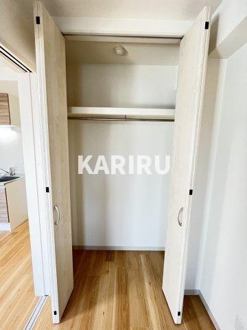 クローバー・レジデンス玉造の収納|同マンション別部屋の写真です