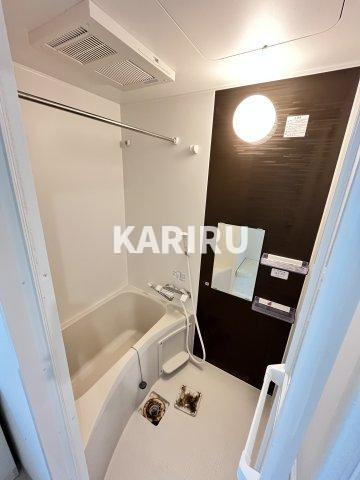 クローバー・レジデンス玉造の浴室|同マンション別部屋の写真です