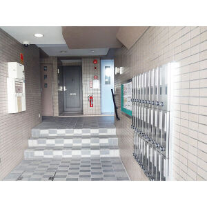 春日井市鳥居松町７丁目の賃貸マンションのロビー