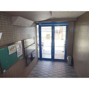 春日井市鳥居松町７丁目の賃貸マンションのエントランス