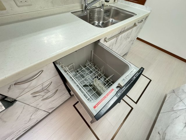 ◆２０２６年５月リフォーム完了◆リビング広々１８帖◆収納豊富◆宇治市伊勢田町中荒のキッチン|食器洗浄乾燥機