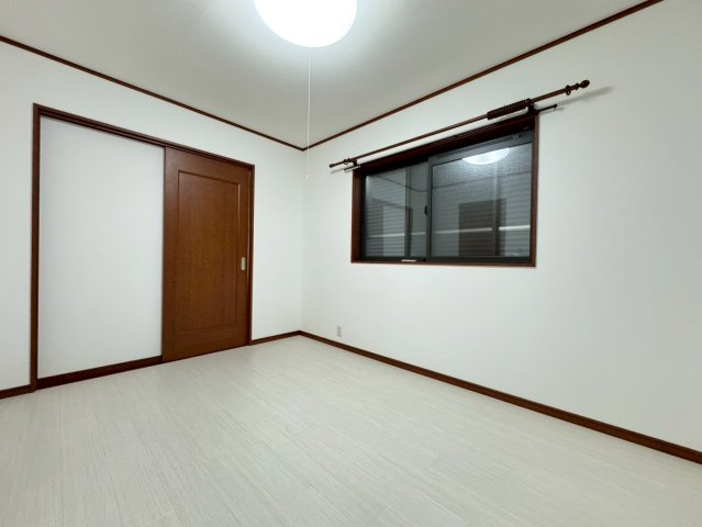 ◆２０２６年５月リフォーム完了◆リビング広々１８帖◆収納豊富◆宇治市伊勢田町中荒の洋室|洋室