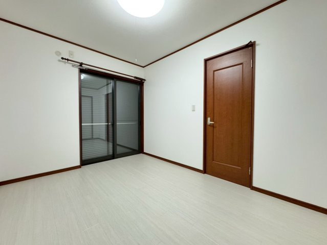 ◆２０２６年５月リフォーム完了◆リビング広々１８帖◆収納豊富◆宇治市伊勢田町中荒の洋室|洋室
