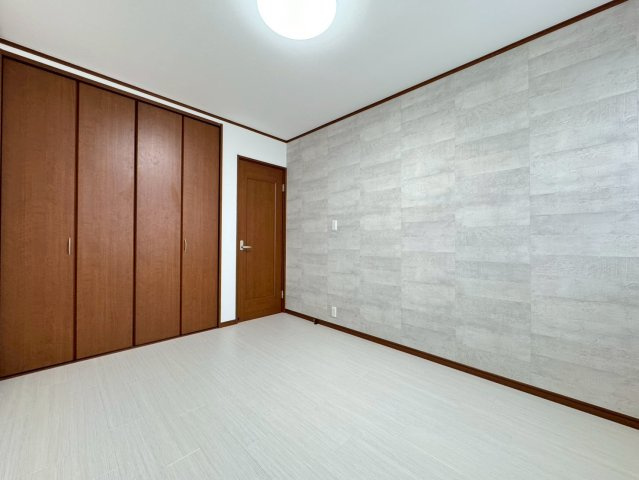 ◆２０２６年５月リフォーム完了◆リビング広々１８帖◆収納豊富◆宇治市伊勢田町中荒の洋室|洋室