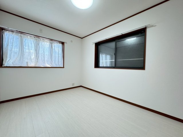 ◆２０２６年５月リフォーム完了◆リビング広々１８帖◆収納豊富◆宇治市伊勢田町中荒の洋室|洋室