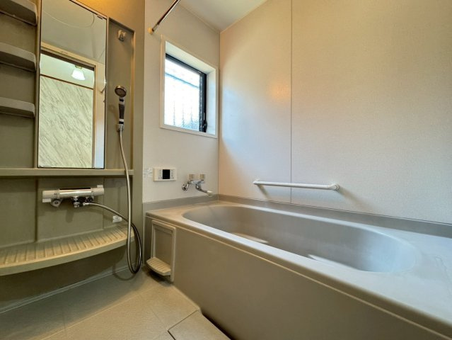 ◆２０２６年５月リフォーム完了◆リビング広々１８帖◆収納豊富◆宇治市伊勢田町中荒の浴室|浴室
